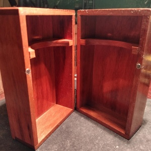 Clam-Style Deck Box – Portable, Secure Card Storage with Customizable Design Options